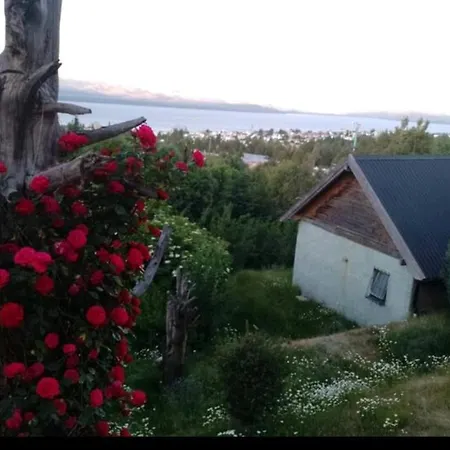 Michay Cabana En Entorno Tranquilo Y Vista Al Lago San Carlos de Bariloche Exterior photo